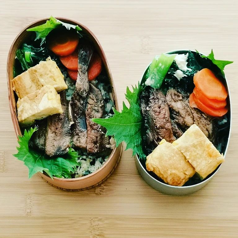 Hi there from Fukuoka Japan☀
2022/04/20
Teriyaki sardine
Dashi maki omelette
Carrot glacé
Boiled mustard leaves with cream cheese
ジミジミ食べてくれるかな🤔骨に気をつけてね〜
#お弁当記録 #お弁当 #戦争犯罪 #StandWithUkraine #親子弁当 
#いわし蒲焼き